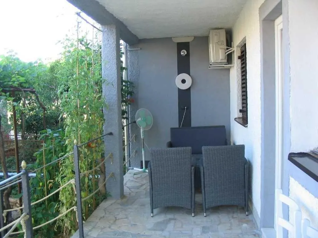Apartment In Fazana With Terrace, Air Conditioning, Wifi, Washing Machine