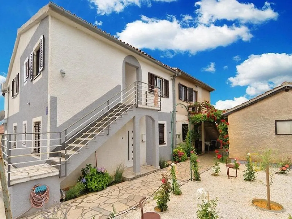 Apartment In Fazana With Terrace, Air Conditioning, Wifi, Washing Machine