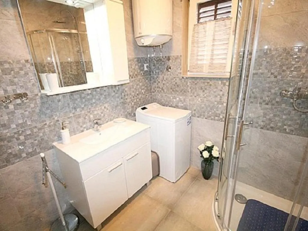 Apartment In Fazana With Terrace, Air Conditioning, Wifi, Washing Machine